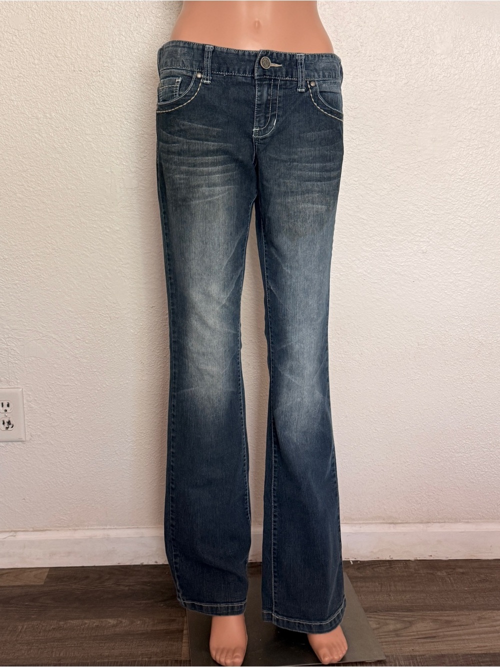2000s Maurice’s Low Rise Flare Jeans Sz 5/6 Long